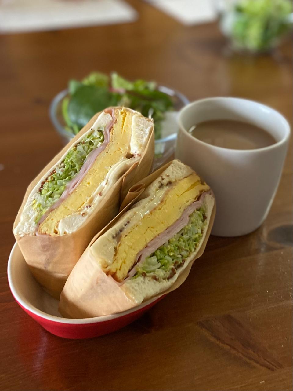 4/3の朝食　玉子ハムキャベツサンド